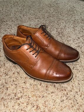 Men's Tan Leather Cap-Toe Brogues - Classic Dress Shoes
